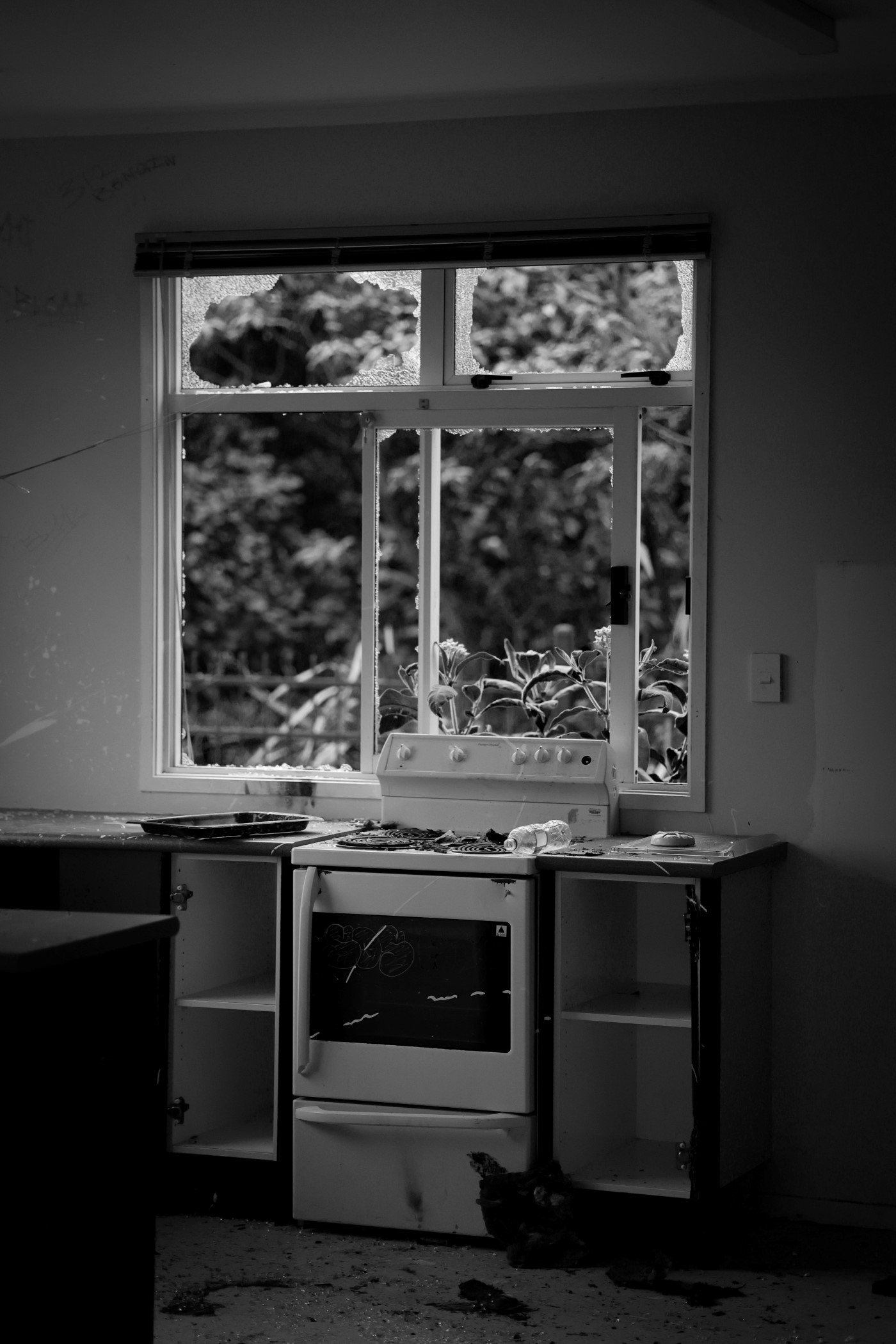 11 Max Mckee Desolate Interiors